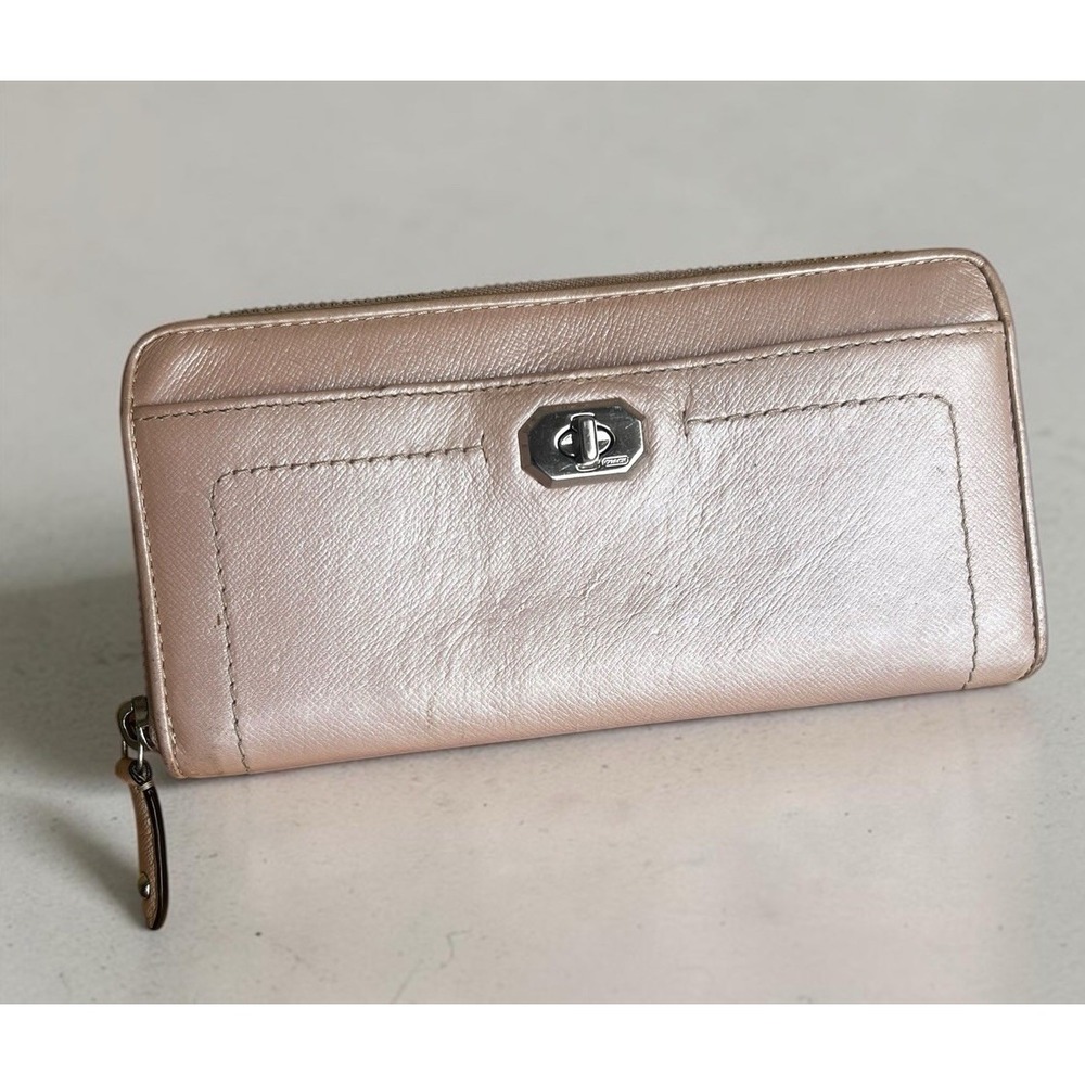 Coach Campbell Pearl Pink Saffiano Leather Turnlock Accordion Zip Around Wallet